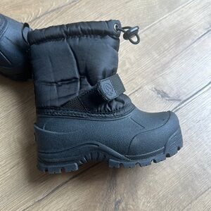Toddler black snow boots